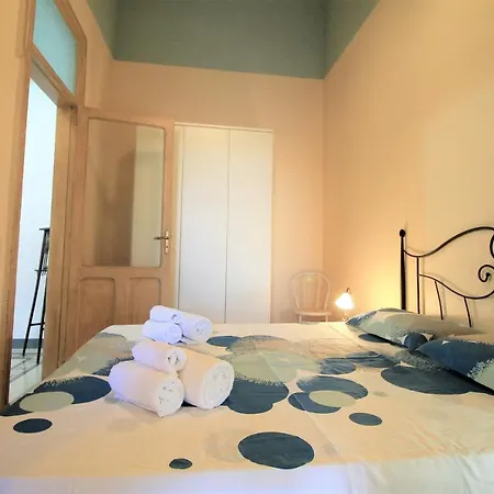 Adelfes Apartment