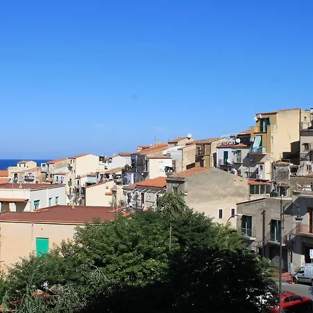 Adelfes Cefalu